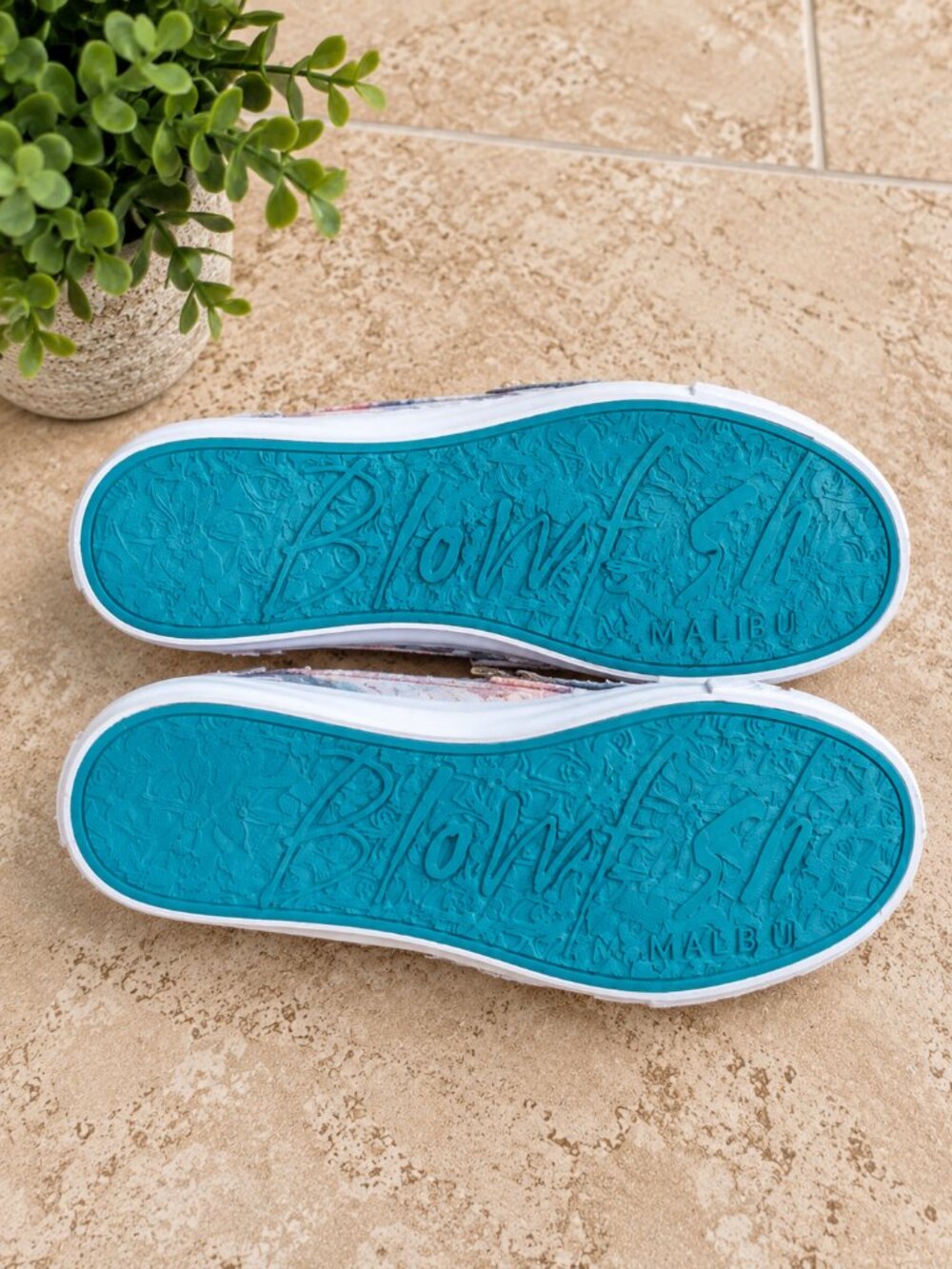 Blowfish Malibu Women's Fruit Sneaker, Desert Sky Tie Dye, 9 - Picture 5 of 5